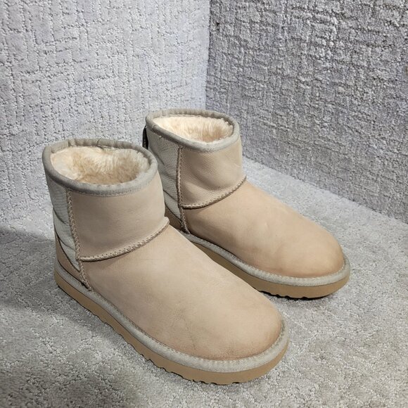 UGG Classic Mini Snake II Women's Size 7 US Beige Leather Lined Boots 1017914 - Picture 9 of 11